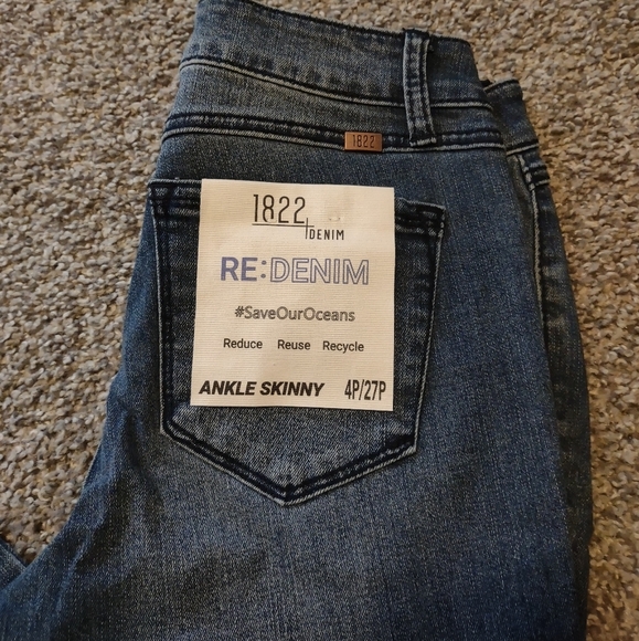1822 Denim Blue Jeans - Picture 6 of 15